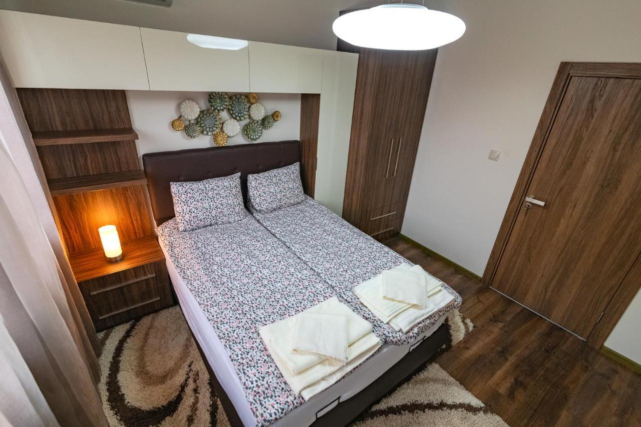 Cosy Luxury Flat In The Centrum- 90Sqm - 3 Rooms. Varna Esterno foto