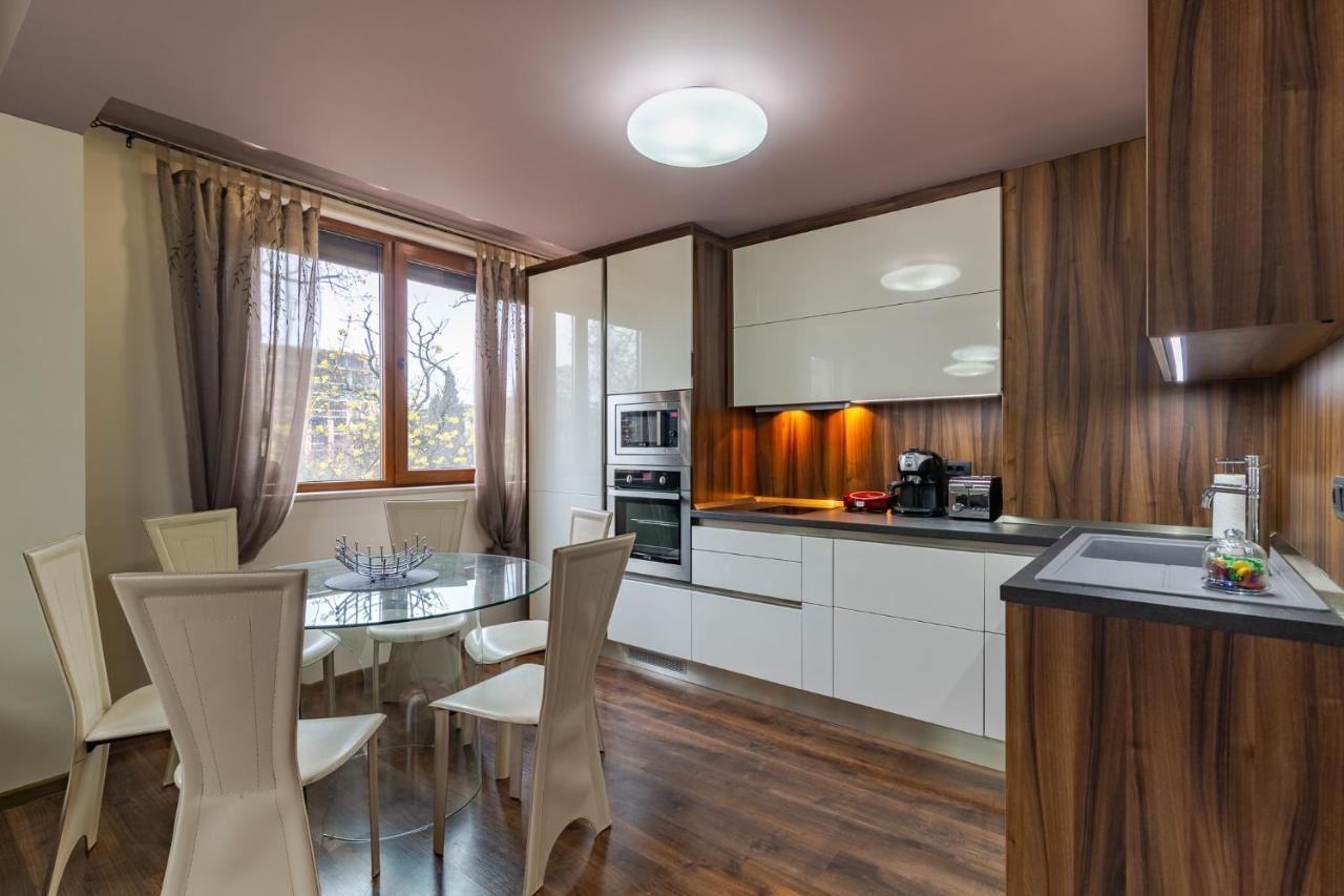 Cosy Luxury Flat In The Centrum- 90Sqm - 3 Rooms. Varna Esterno foto