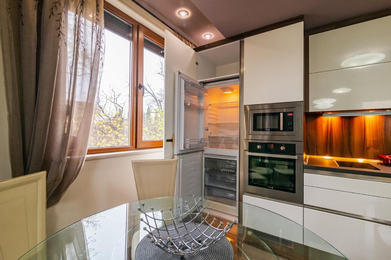 Cosy Luxury Flat In The Centrum- 90Sqm - 3 Rooms. Varna Esterno foto
